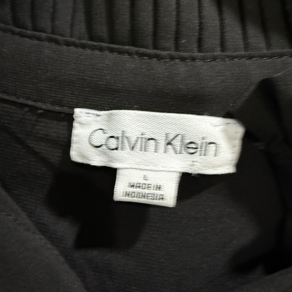Calvin Klein Black Blouse with Pleated Details Interview Outfit Women Minimalist - Picture 2 of 6